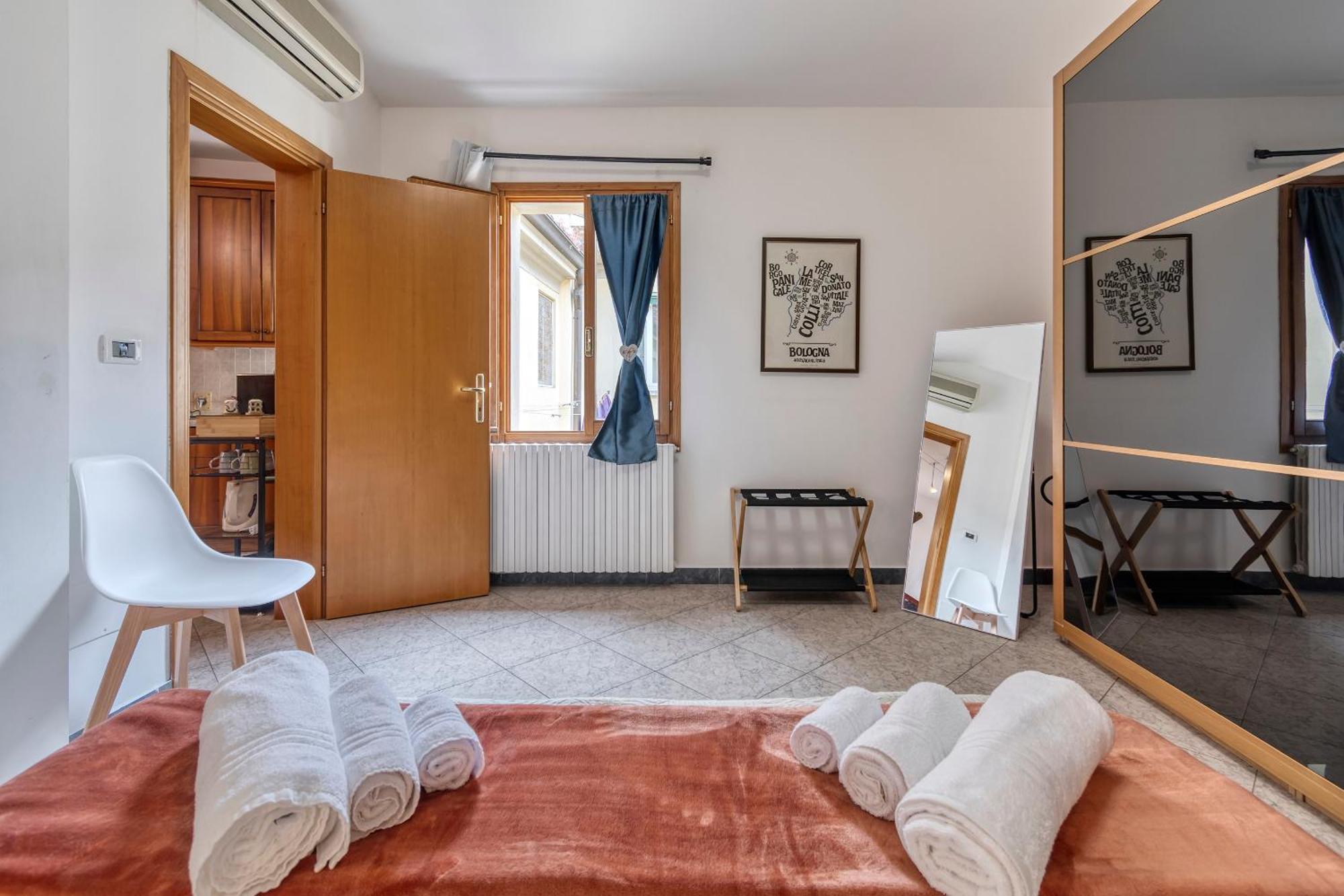 Cozy Apartment In The Heart Of Болоня Екстериор снимка